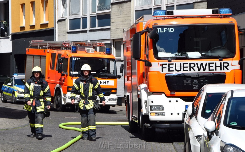 Feuer 1 Kellerbrand Koeln Deutz Grabengasse P049.JPG - Miklos Laubert
